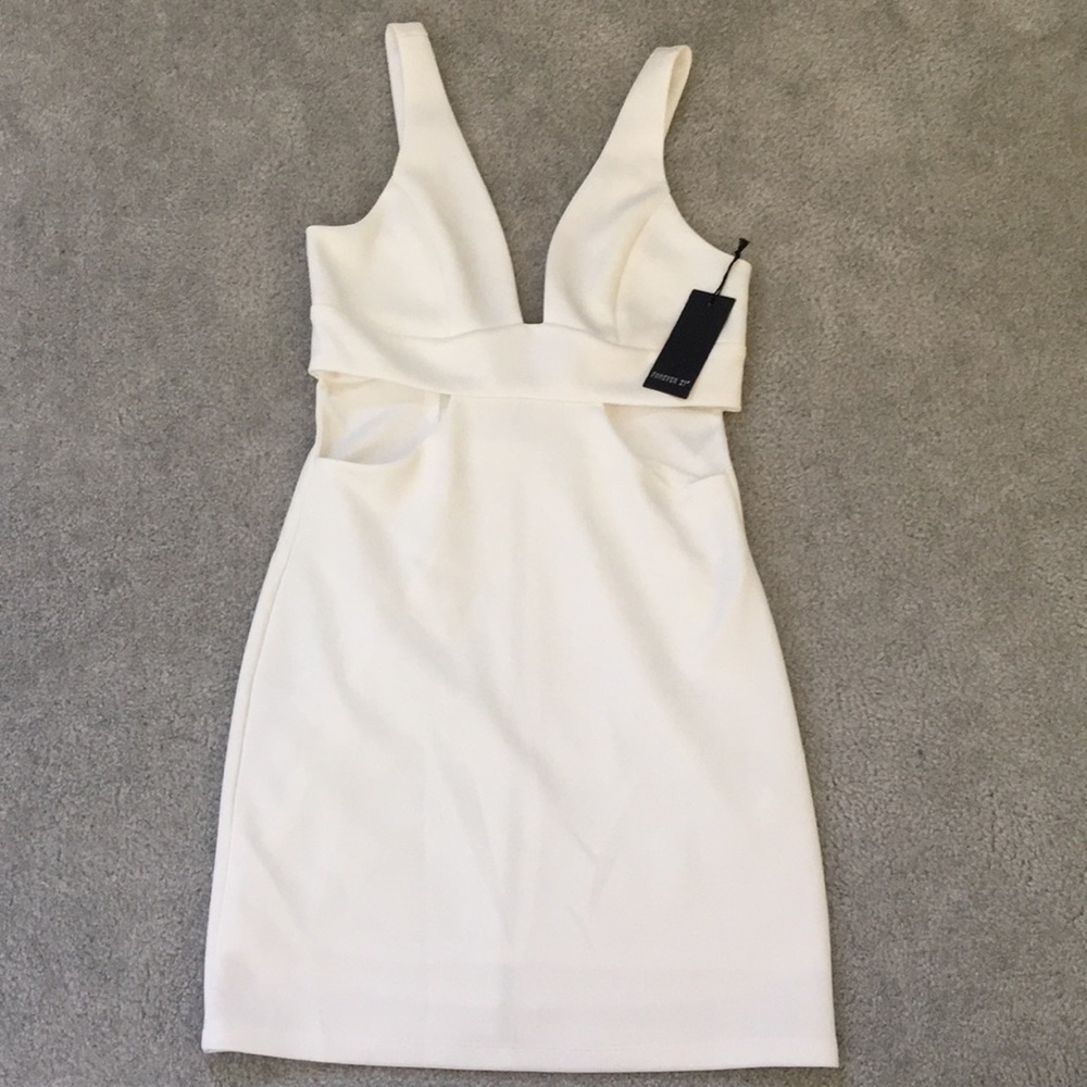 white cut out mini dress ⚪️